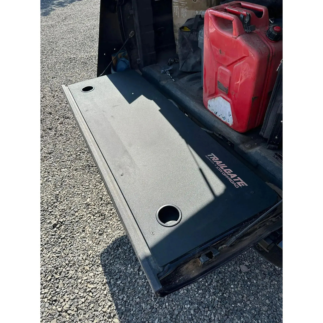 Nissan Frontier trailgate panel close up