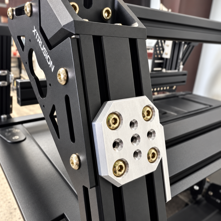 Universal Center Mounting Plate | Bed &amp; Roof RacksXtrusion Overland